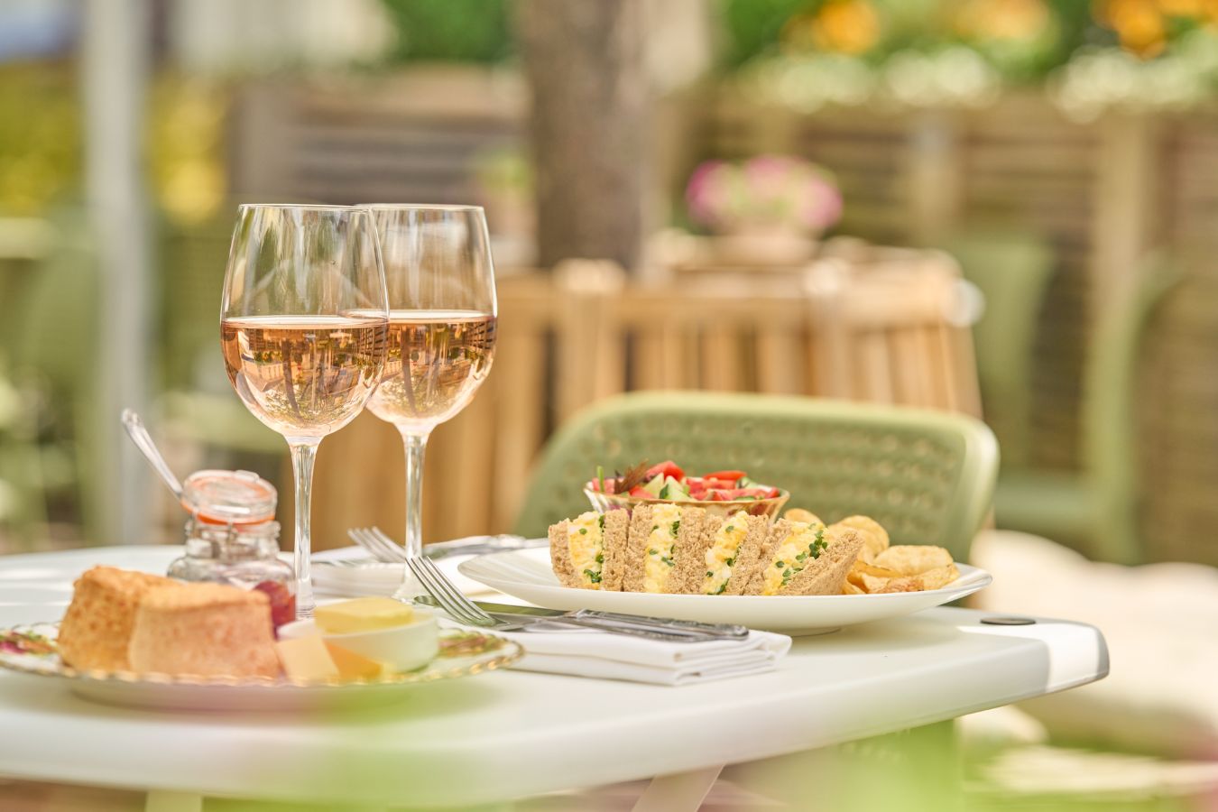 The George Al Fresco Dining