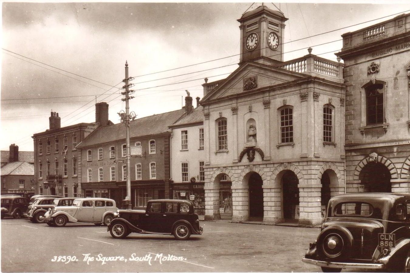 The George Hotel lounge
